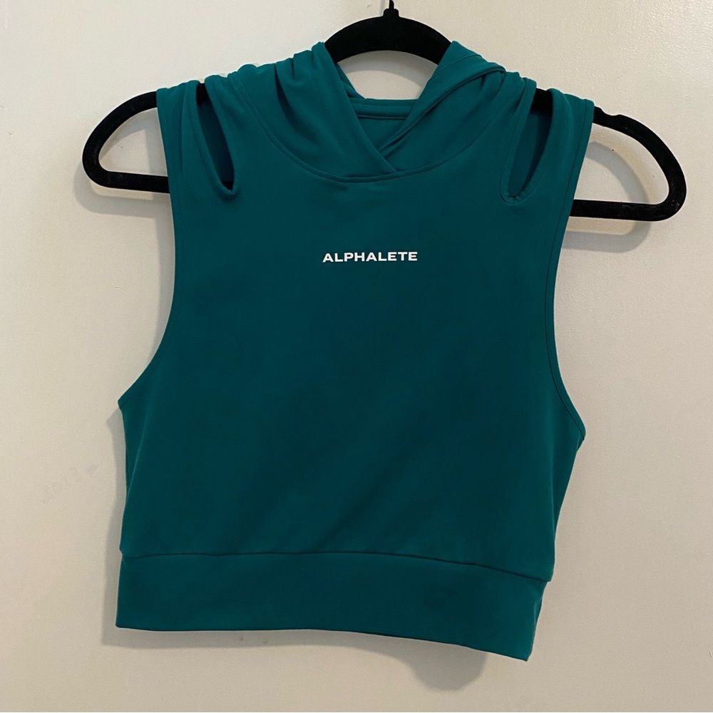 Alphalete Cropped Tank